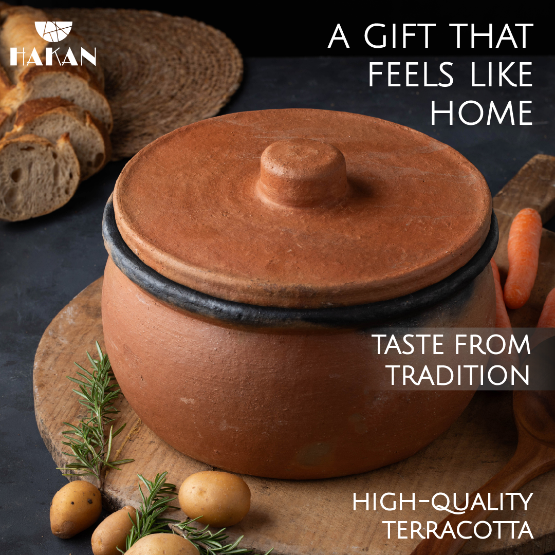 Jumbo Lidded Clay Cooking Pot