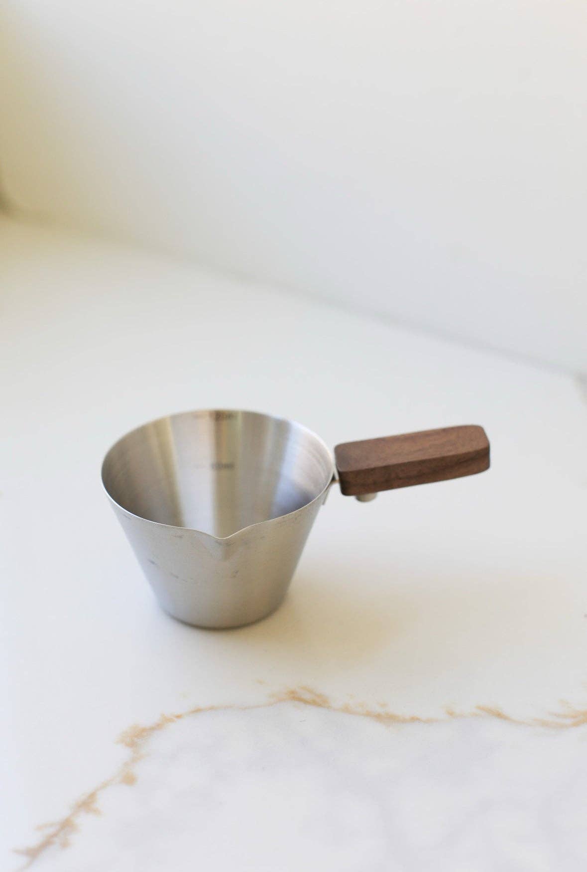 Minimalist Measuring Cup