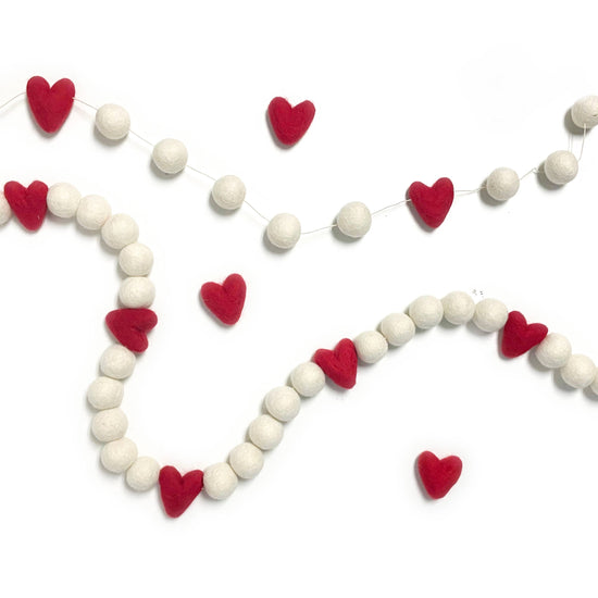 Cupid Valentine Eco Wool Garland: 17ft