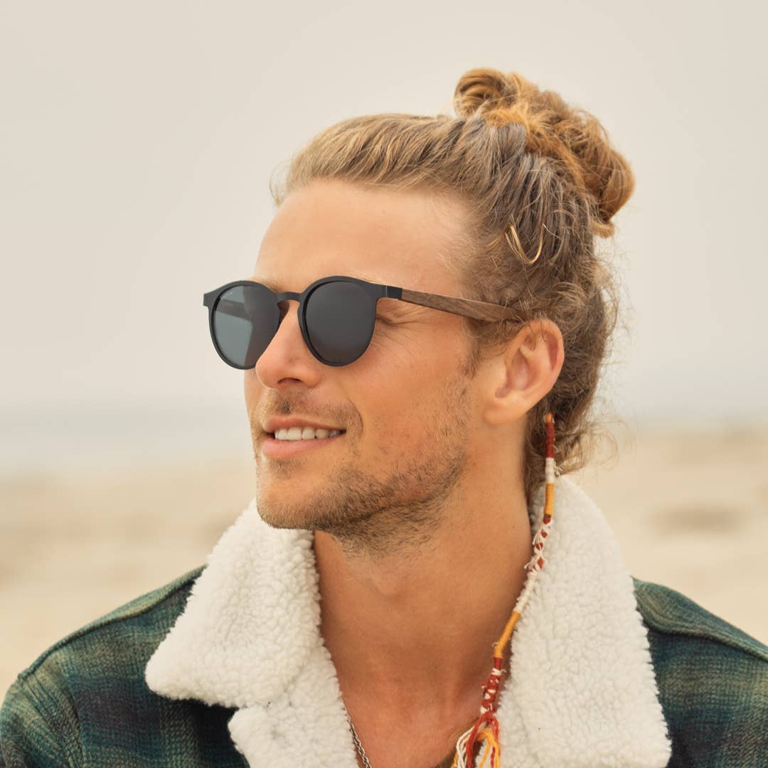 Aren Polarized Sunglasses| Matte Onyx / Walnut Wood / Smoke Polarized Lens