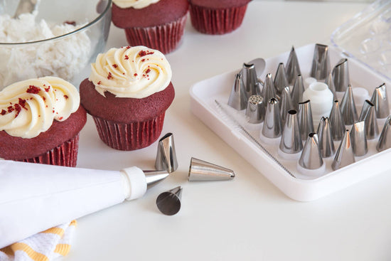 31 Piece Icing Decorating Set