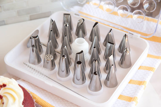 31 Piece Icing Decorating Set
