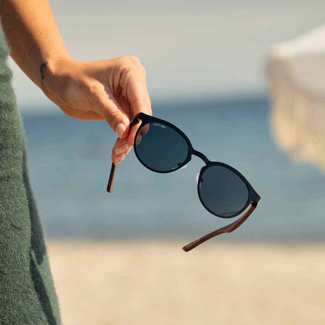 Aren Polarized Sunglasses| Matte Onyx / Walnut Wood / Smoke Polarized Lens