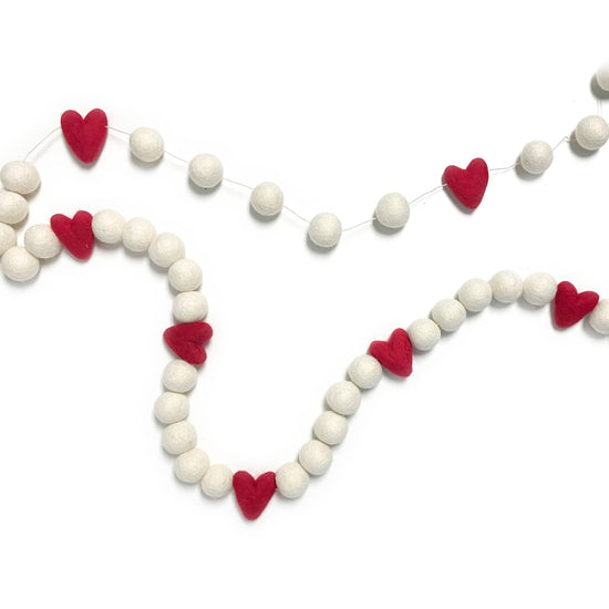 Cupid Valentine Eco Wool Garland: 17ft