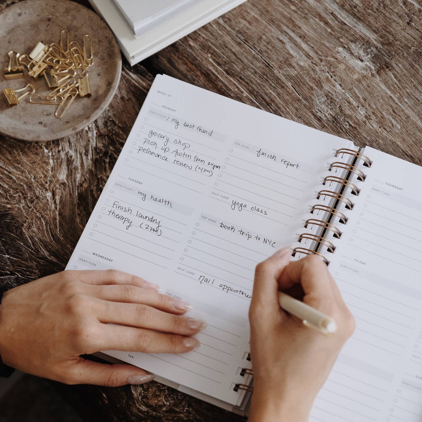 Simple Self - The Self Care Planner, Weekly Edition: Olive