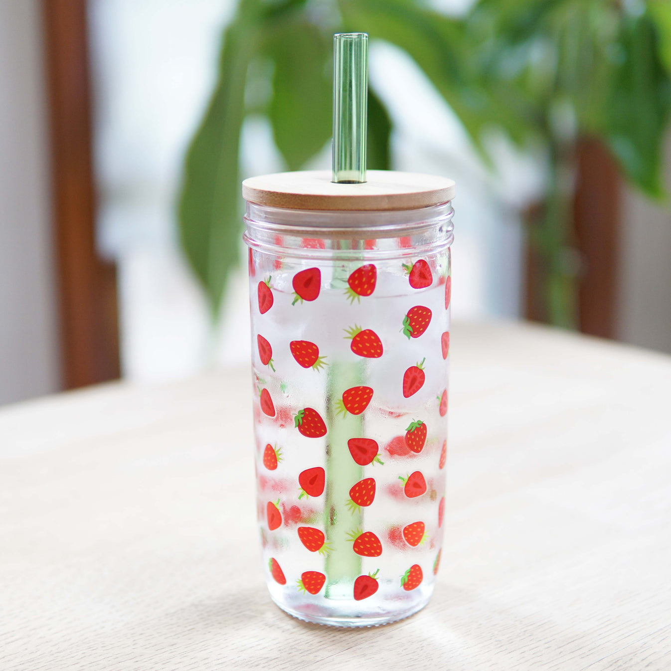22 oz Glass Tumbler w/Lid and Straw