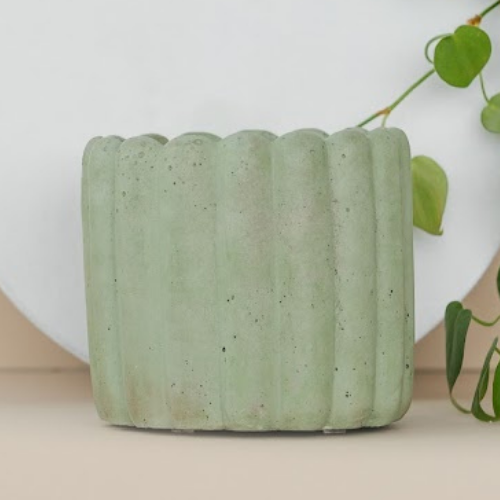 4.5" Scallop Concrete Planter