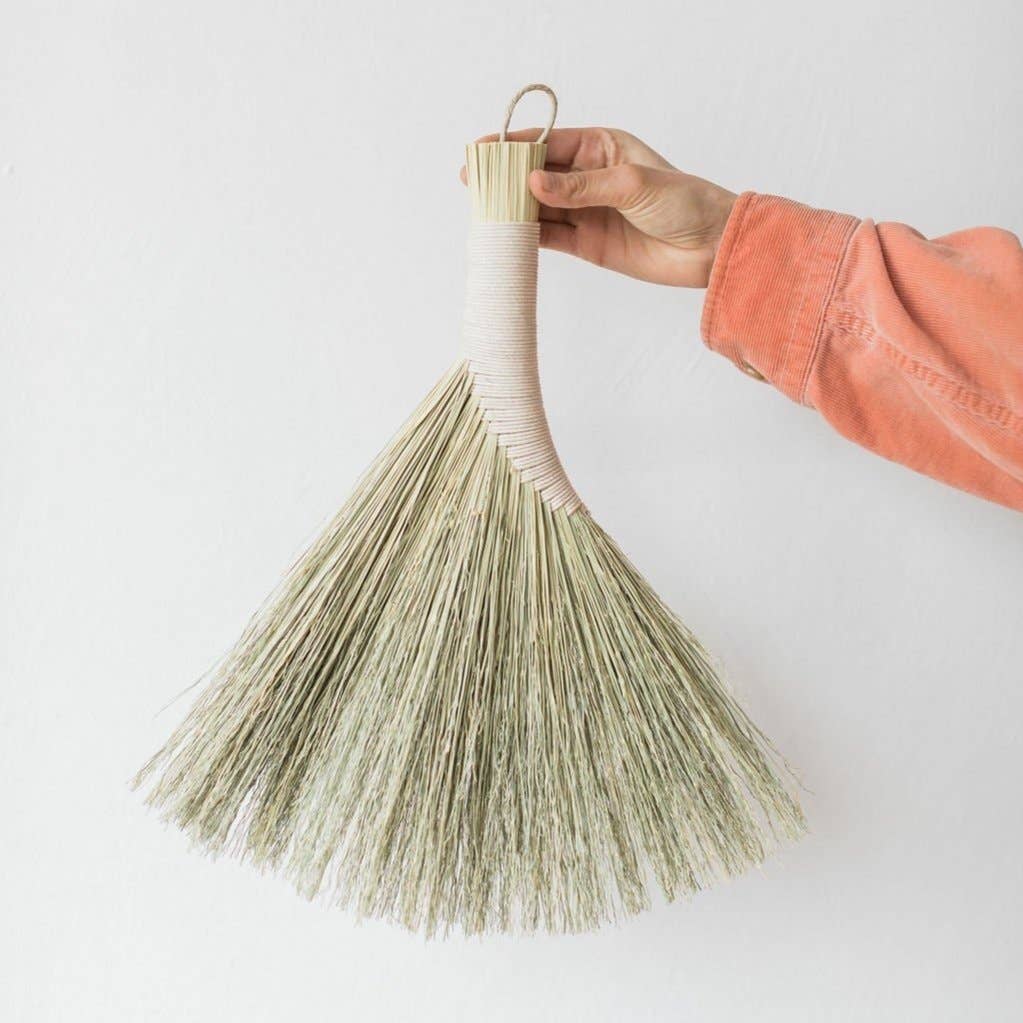 Turkey Wing Handbroom