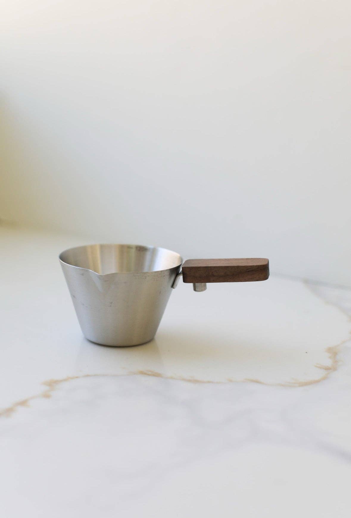 Minimalist Measuring Cup