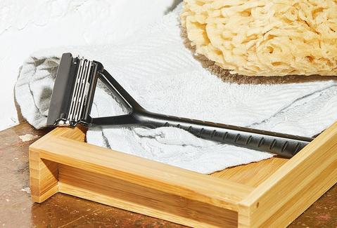 Leaf Pivoting Safety Razor